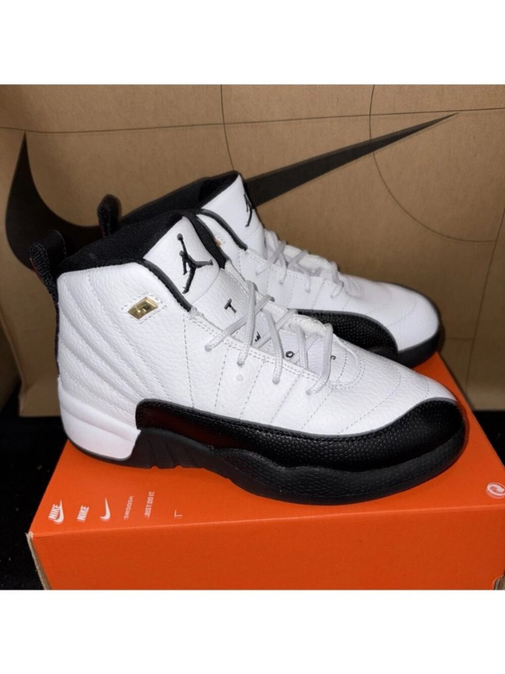NEW Nike Air Jordan 12 Taxi Black White, Kids Size 1Y 151186-117